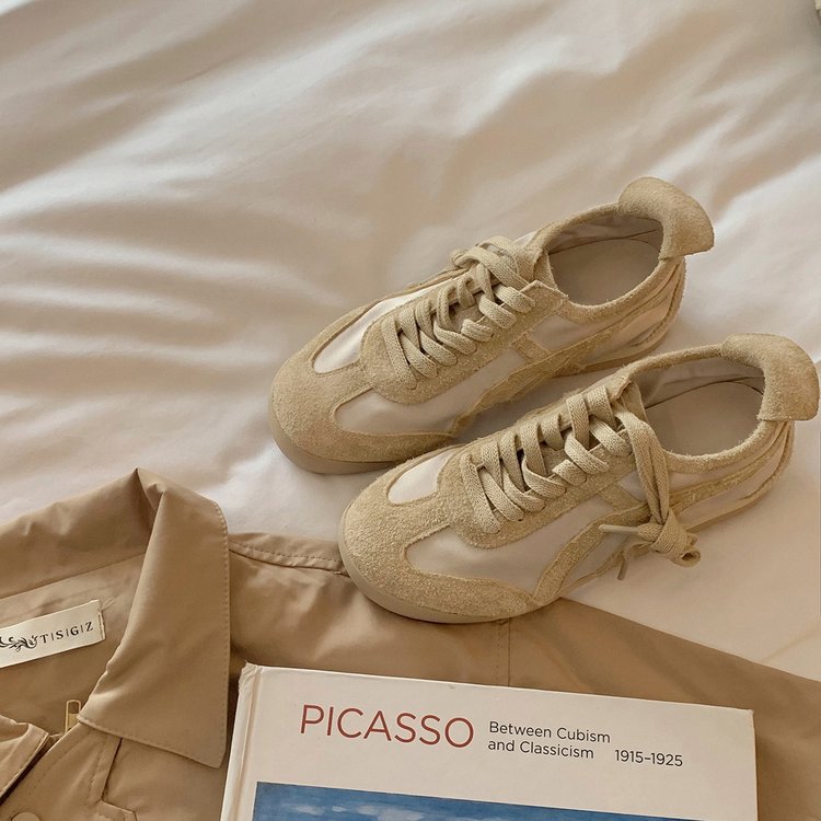 Damen Freizeitsneaker mit weichem Veloursleder und detailreicher Schnürung R&B