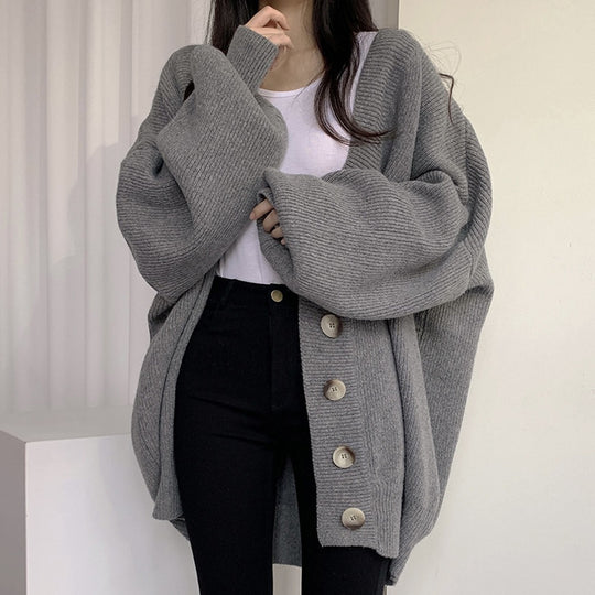 Damen Grobstrick Cardigan mit oversized Schnitt und dekorativen Knöpfen R&B