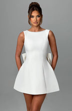 Damen Elegantes skulpturales Minikleid mit Perlenverzierung