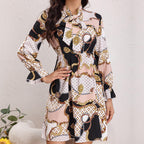 Damen Kurzärmeliges Kleid mit Bogenkragen und Bindegürtel R&B