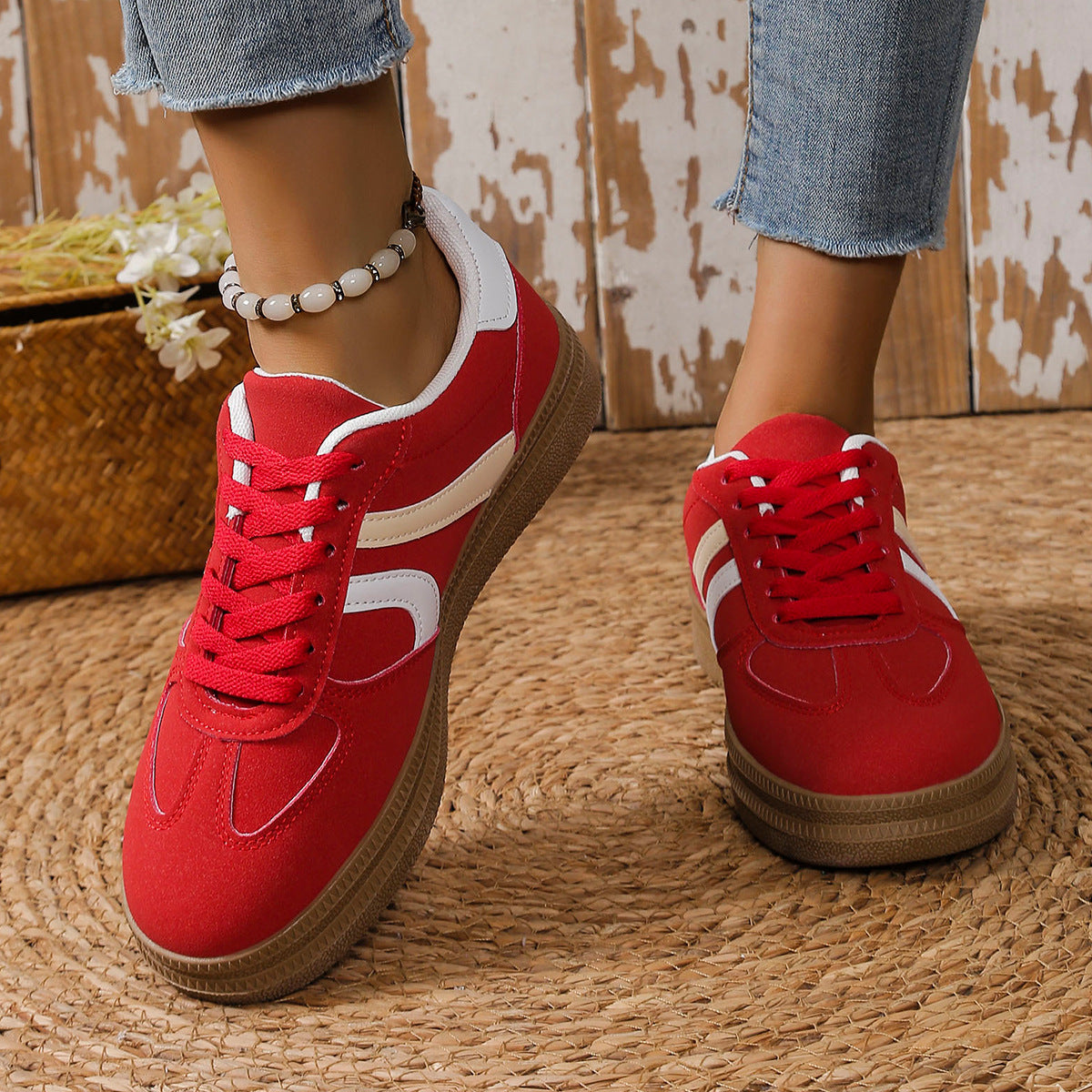 Damen Sneaker mit modischem Obermaterial und rutschfester Sohle EB