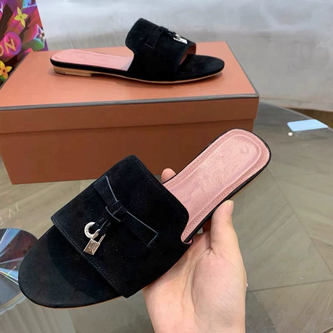Damen Elegante Slippers aus weichem Wildleder mit dekorativem Riemendesign R&B