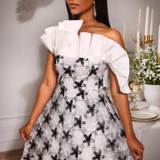 Damen Cocktailkleid mit asymmetrischem Schnitt und floralem Design R&B
