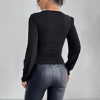 Damen nan tailliertes Langarm-Shirt mit tiefem Spitzen-Dekolleté, Raffung und Kristallbesatz R&B