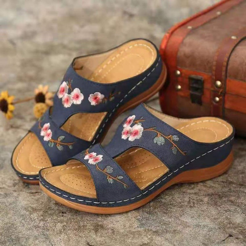 Damen Bequeme und stilvolle Sandalen mit floralen Applikationen R&B