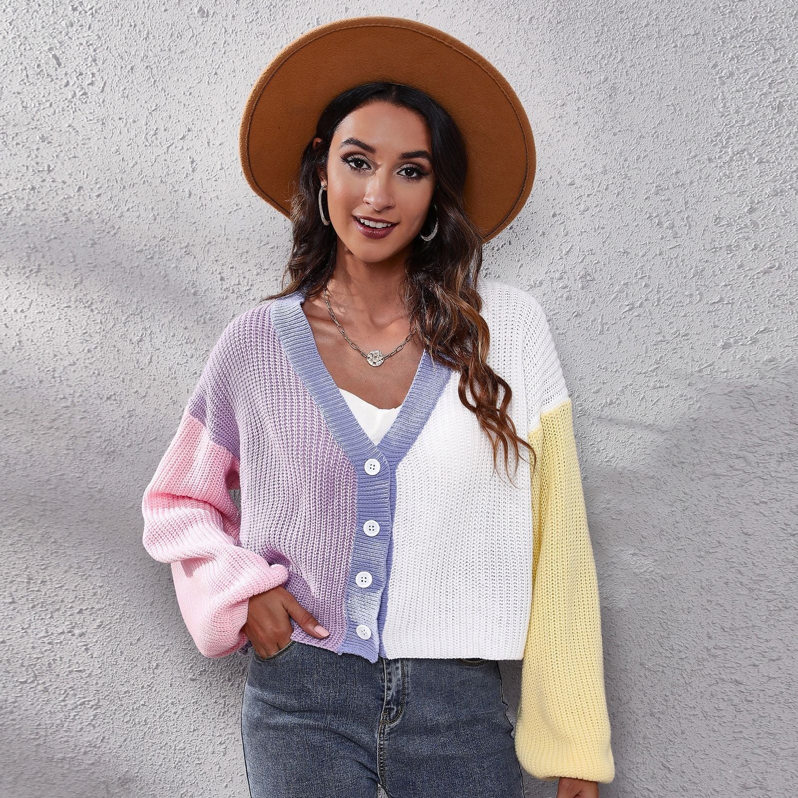 Damen Moderner Strickcardigan mit bunten Blockstreifen und V-Ausschnitt R&B