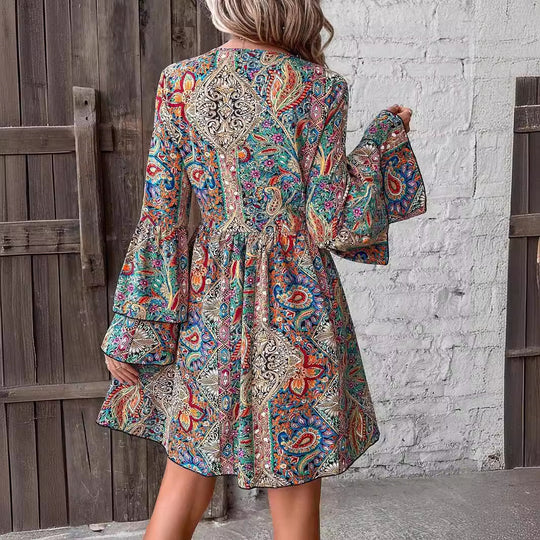 Damen Minikleid mit ausladenden Volantärmeln und paisleymuster R&B