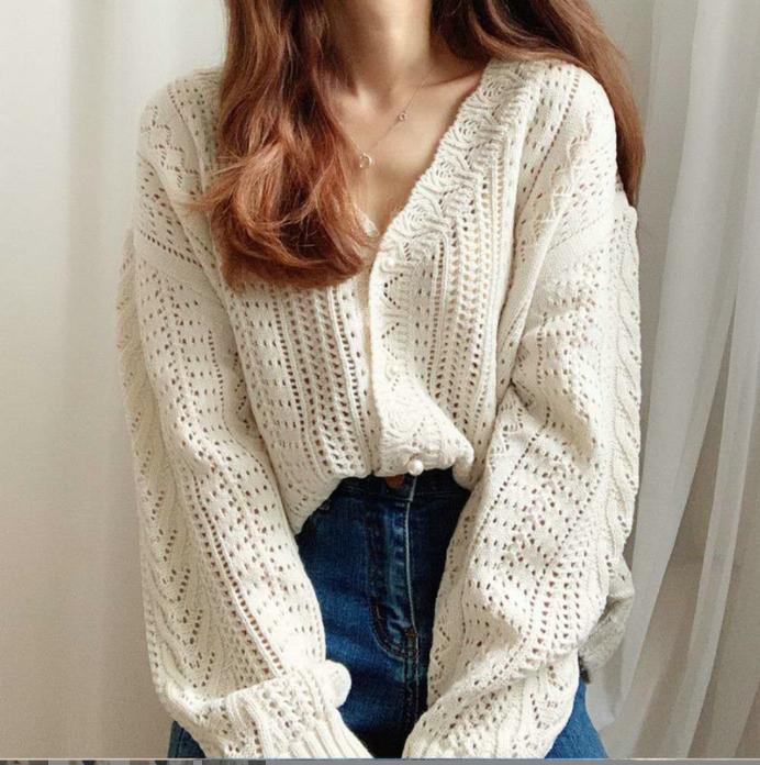 Damen Grobstrickpullover mit modischem V-Ausschnitt und Knopfdetails R&B