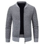Herren Urbaner Strickjacke mit asymmetrischem Reißverschluss, hohem Kragen und modernen Details