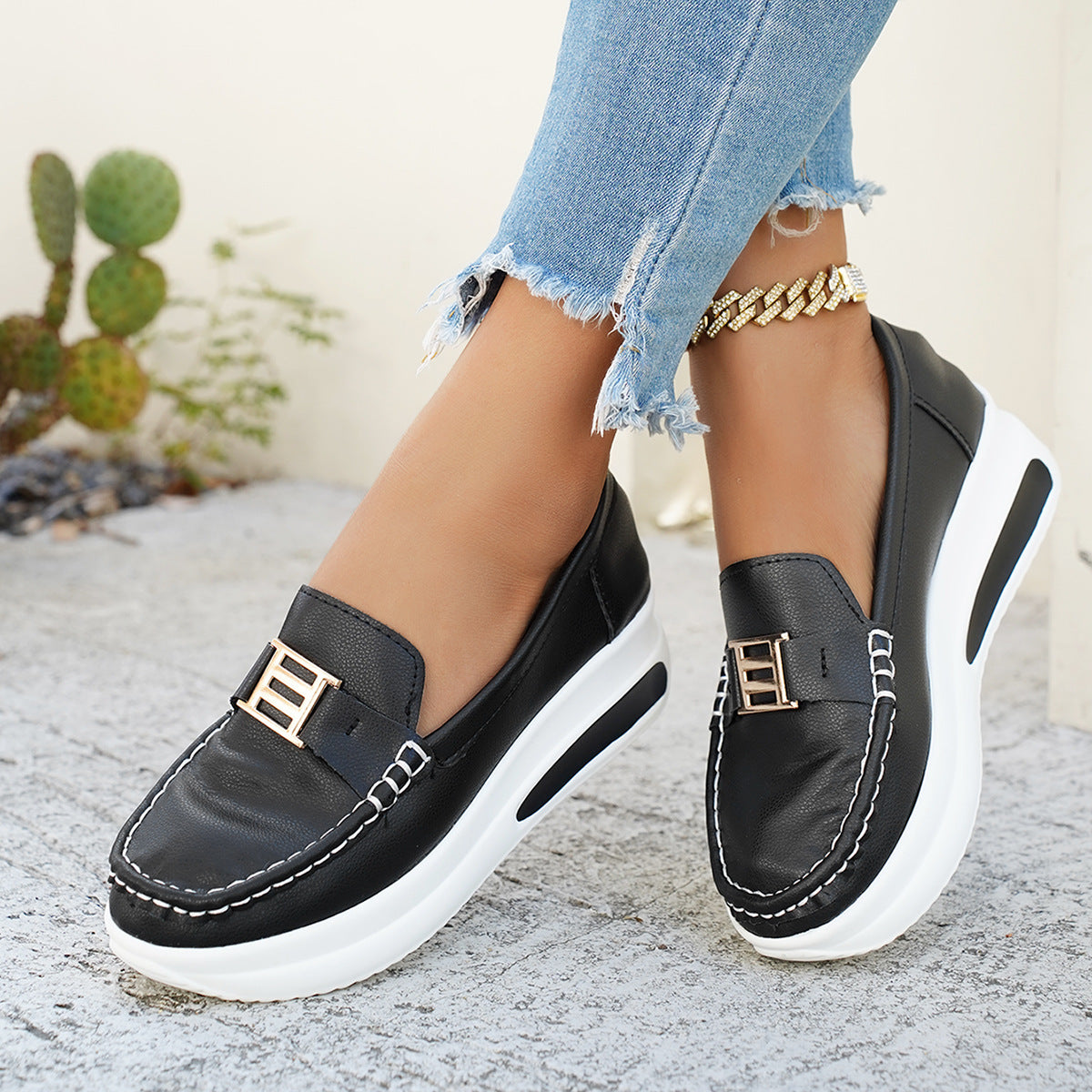 Damen Komfortable Slip-On Mokassins mit modischem Akzent