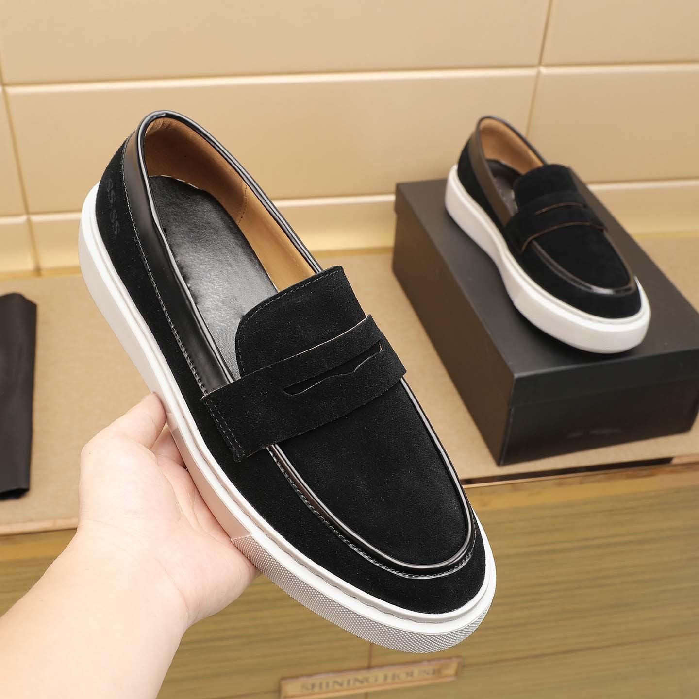 Damen Mokassin-Sneaker mit dämpfender Sohle und eleganter Wildleder-Oberfläche R&B