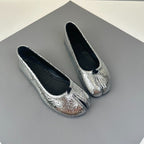 Damen Mokassin Balletschuhe mit einzigartiger Zehenform und glänzender Oberfläche
