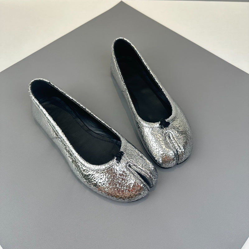 Damen Mokassin Balletschuhe mit einzigartiger Zehenform und glänzender Oberfläche