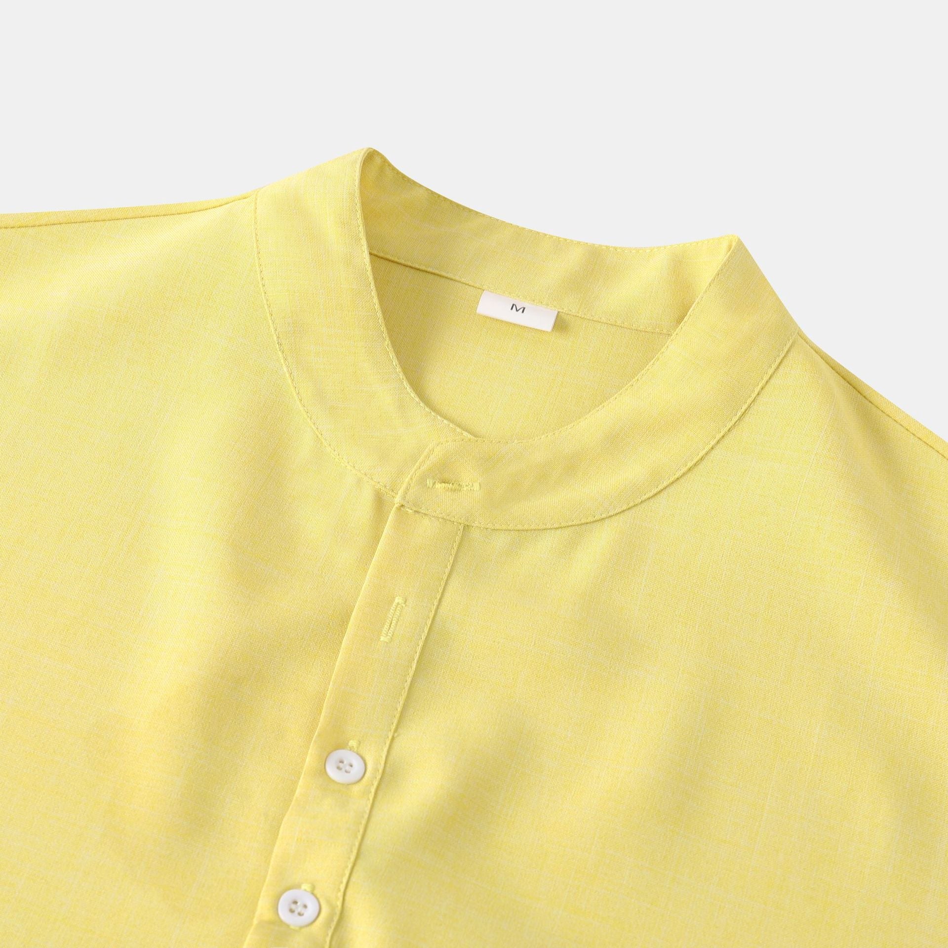 Herren Kurzarm-Hemd im lässigen Henley-Stil mit praktischen Knopfdetails