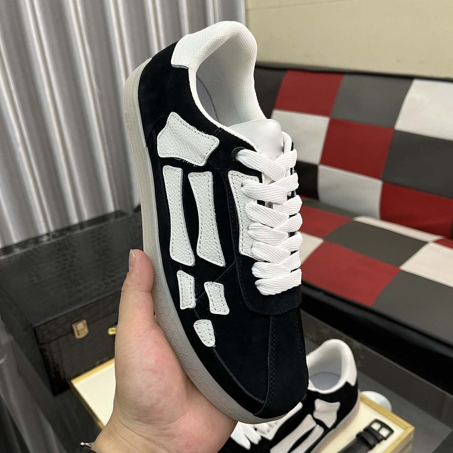 Damen Sportliche Sneakers mit einzigartiger Oberflächenstruktur R&B