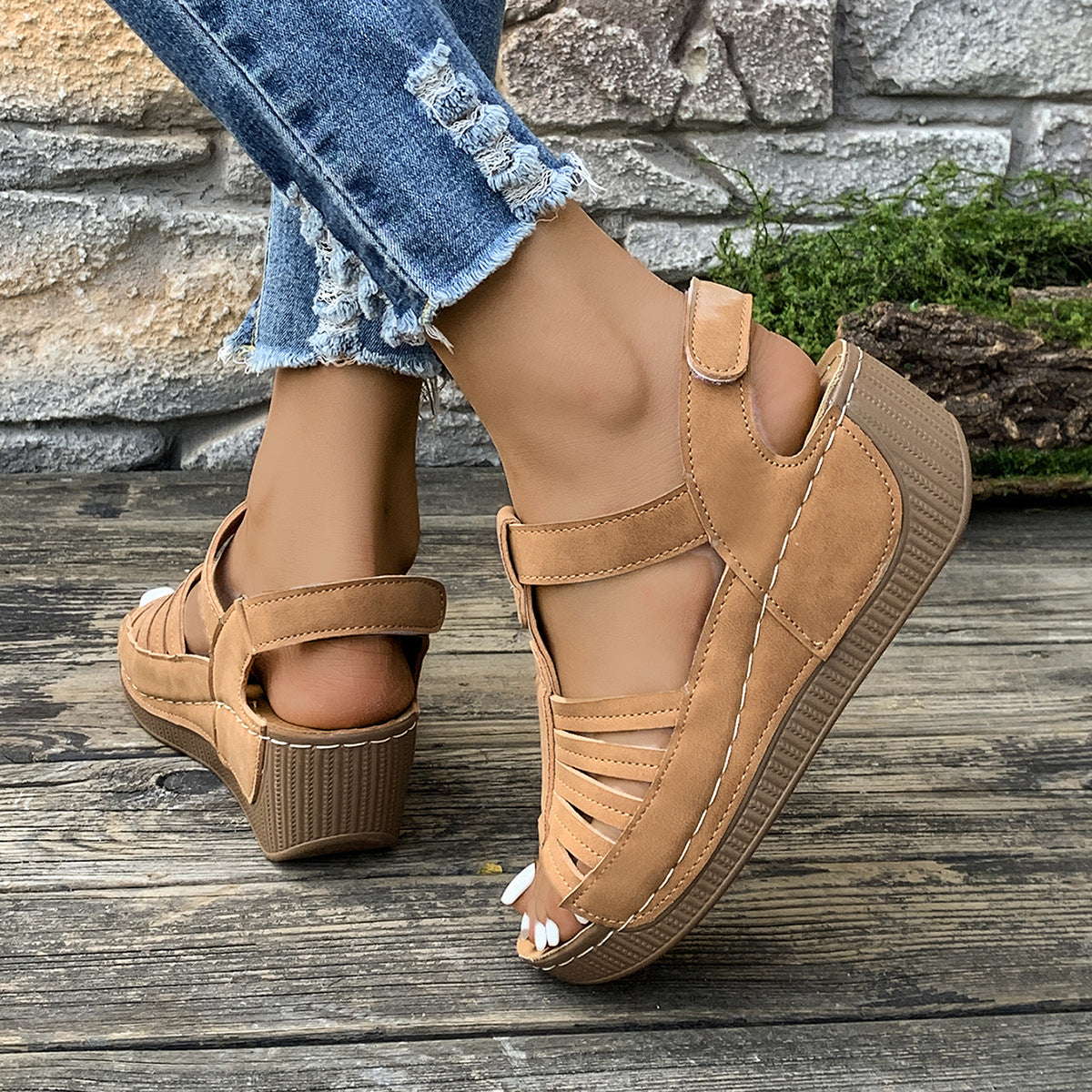 Damen Wedge-Sandalen mit elegantem Riemen und luftiger Zehenöffnung R&B