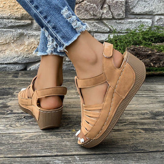 Damen Wedge-Sandalen mit elegantem Riemen und luftiger Zehenöffnung R&B