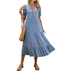 Damen Maxikleid mit V-Ausschnitt und dekorativen Knopfdetails R&B
