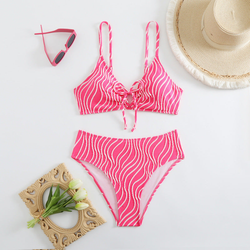 Damen Triangelbikini mit verspieltem Wellenmuster und verstellbarem Oberteil R&B