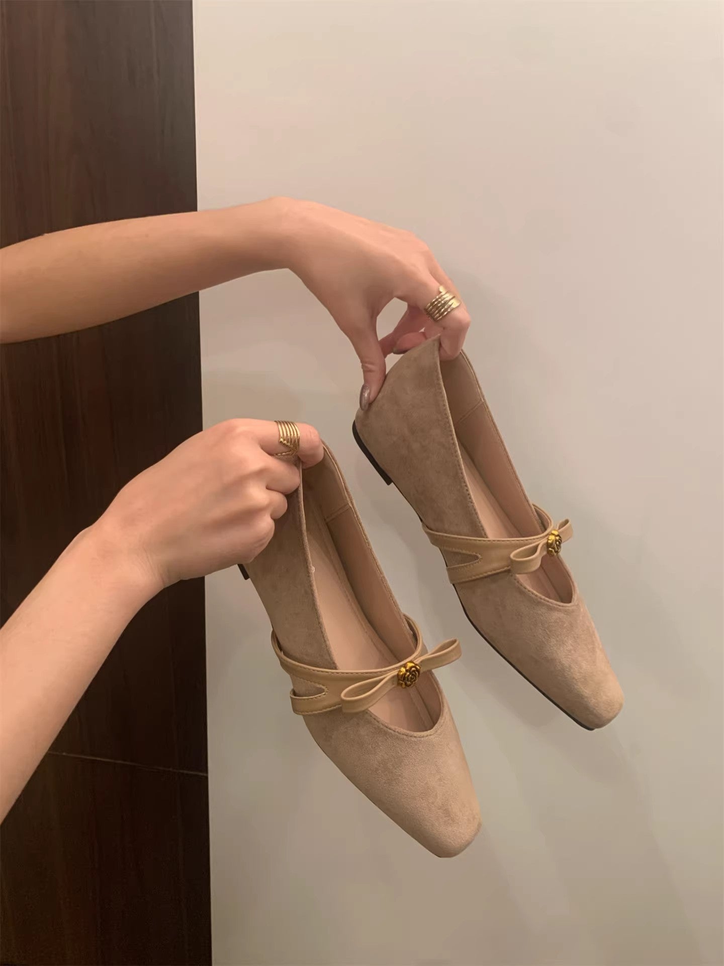 Damen Elegante Mules aus weichem Wildleder mit modischem Schleifen-Detail R&B