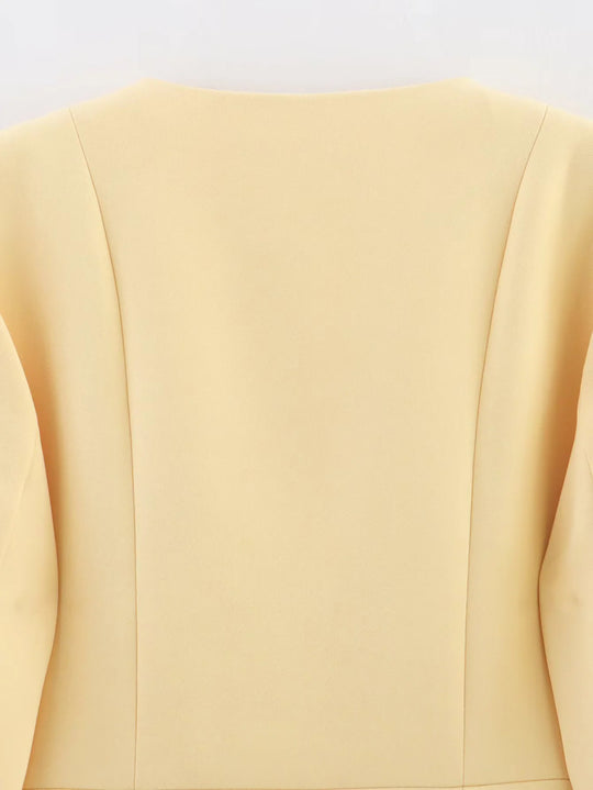 Damen eleganter Blazer mit modischem Schnitt und dekorativen Knopfdetails R&B