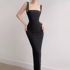 Damen Elegantes Midikleid mit gerafftem Oberteil und markantem Rechtecksausschnitt R&B