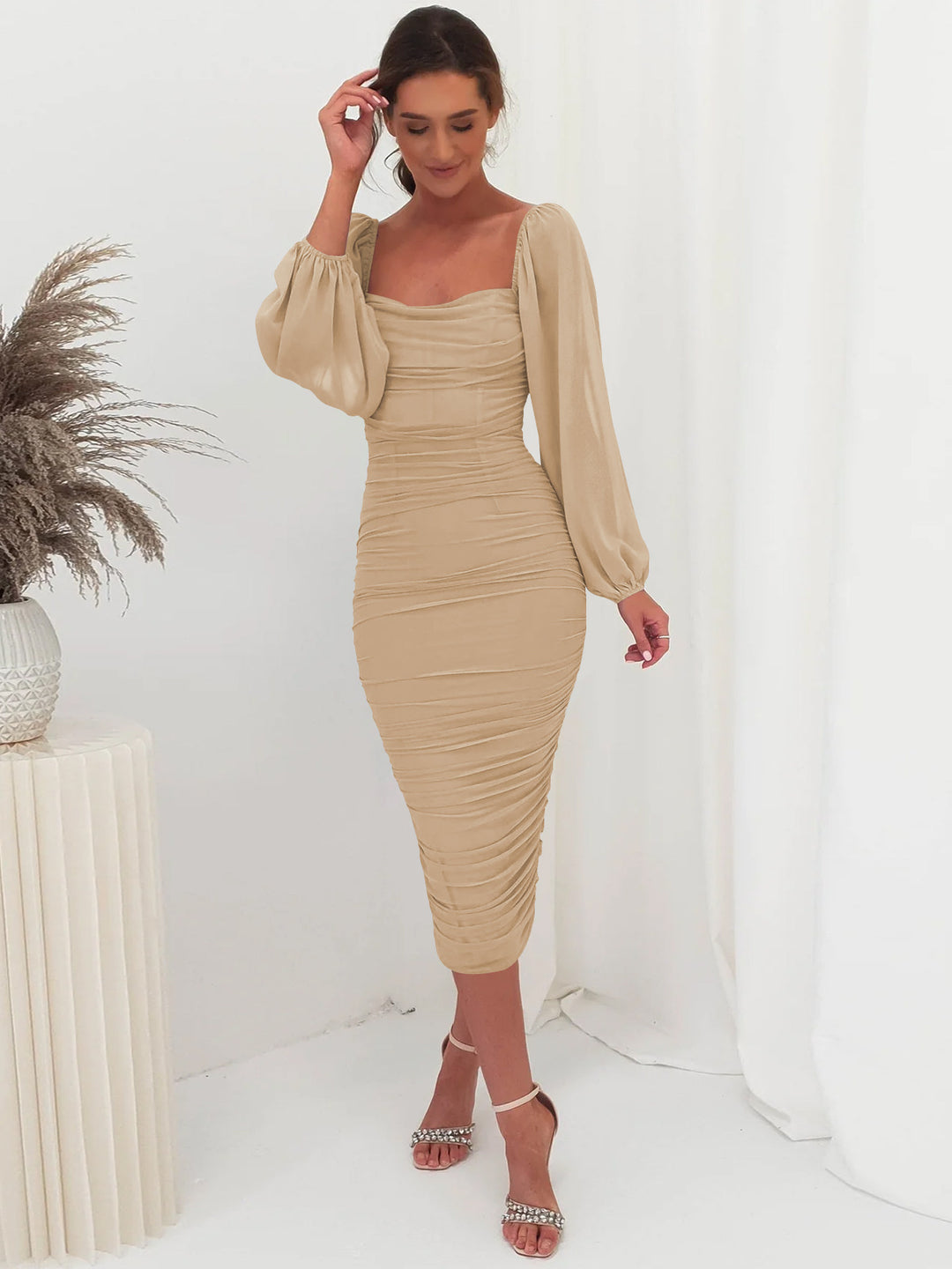Damen Figuroptimiertes Kleid mit Puffärmeln und Raffungen R&B