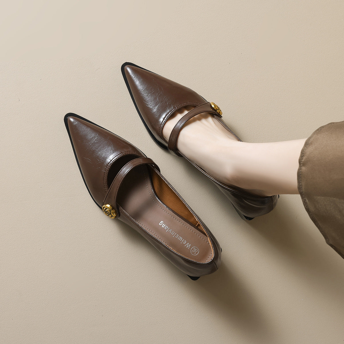 Damen elegante Pumps mit modischer Schnallenverzierung