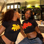 Damen Crop-T-Shirt mit kreativem Schriftzug und R&Brnem Design R&B