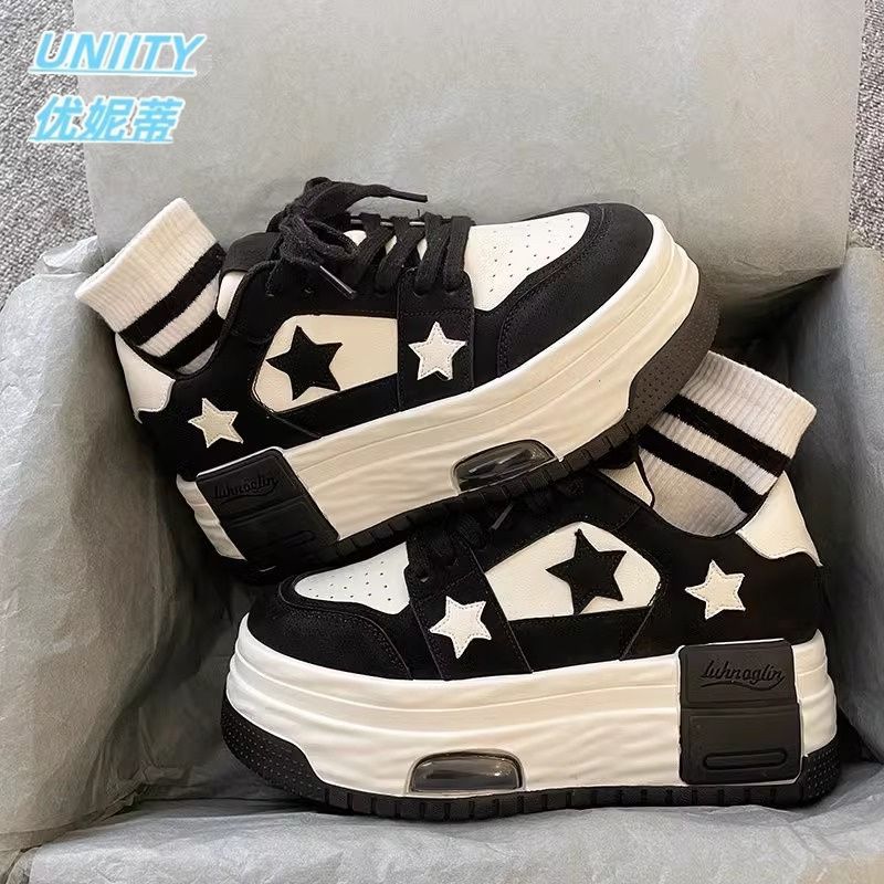 Damen Sneakers mit modischem Sternenmuster und hochwertiger Sohle