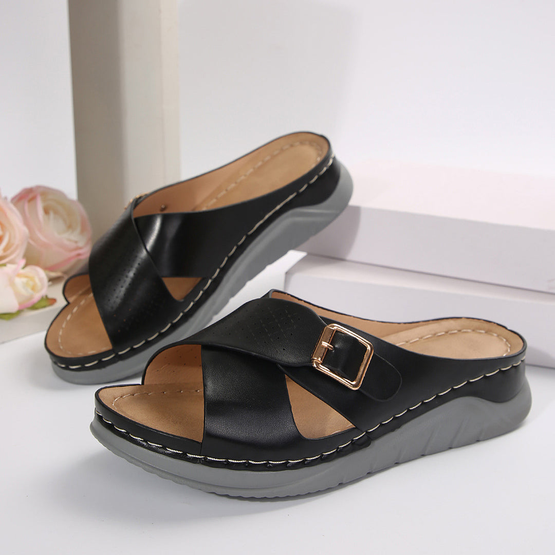 Damen bequeme Clogs mit modischer Schnallenapplikation und rutschfester Sohle R&B