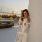 Damen Set aus lässigem Hemd und weiten Hosen im geometrischen Design R&B