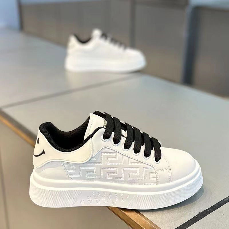 Damen modische Sneakers mit verspieltem Design und komfortabler Sohle R&B