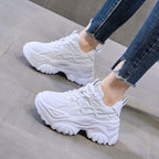 Damen Chunky Sneakers mit innovativem Dämpfungssystem und robustem Profil R&B