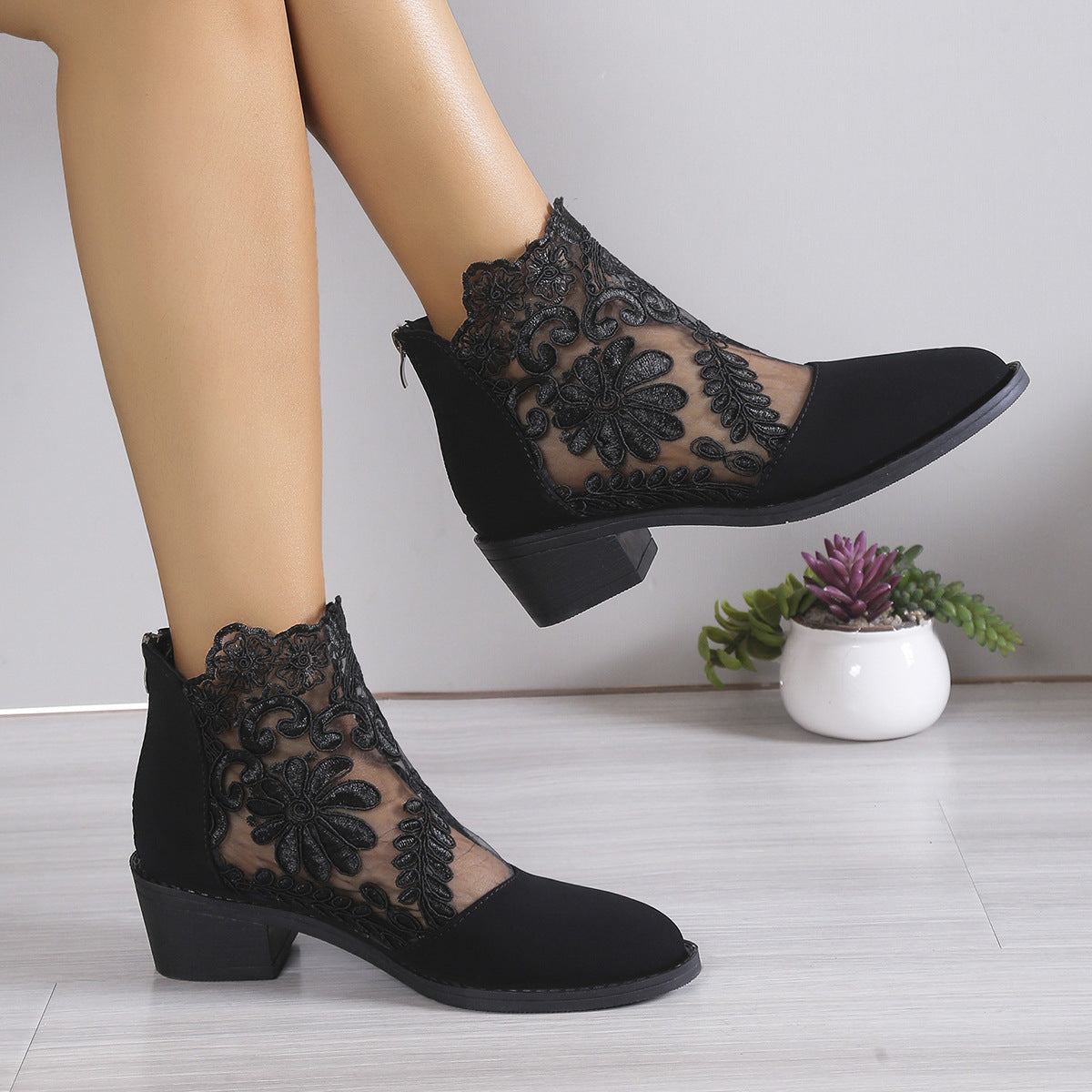 Damen modische Stiefeletten mit aufwendiger Spitzendecke R&B