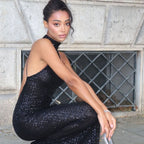 Damen Glitzerndes Abendkleid mit hohem Kragen und figurbetonter Silhouette EB