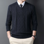 Herren V-Ausschnitt Pullover im modernen Zopfmuster R&B