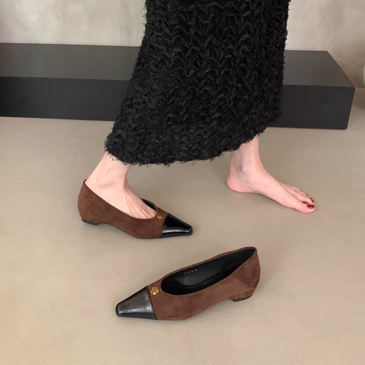 Damen elegante Ballerinas mit zwei Materialien und luxuriösem Akzent R&B