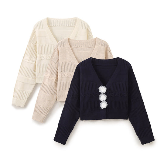 Damen modische Strickjacke mit romantischen Blumenknöpfen und lässigem Schnitt R&B