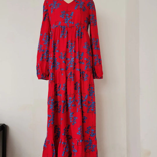 Damen Boho-Langarmkleid mit floralen Akzenten und schwingendem Saum R&B