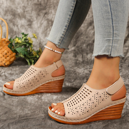 Damen Wedge-Sandaletten mit perforierter Oberfläche und elastischem Riemen R&B