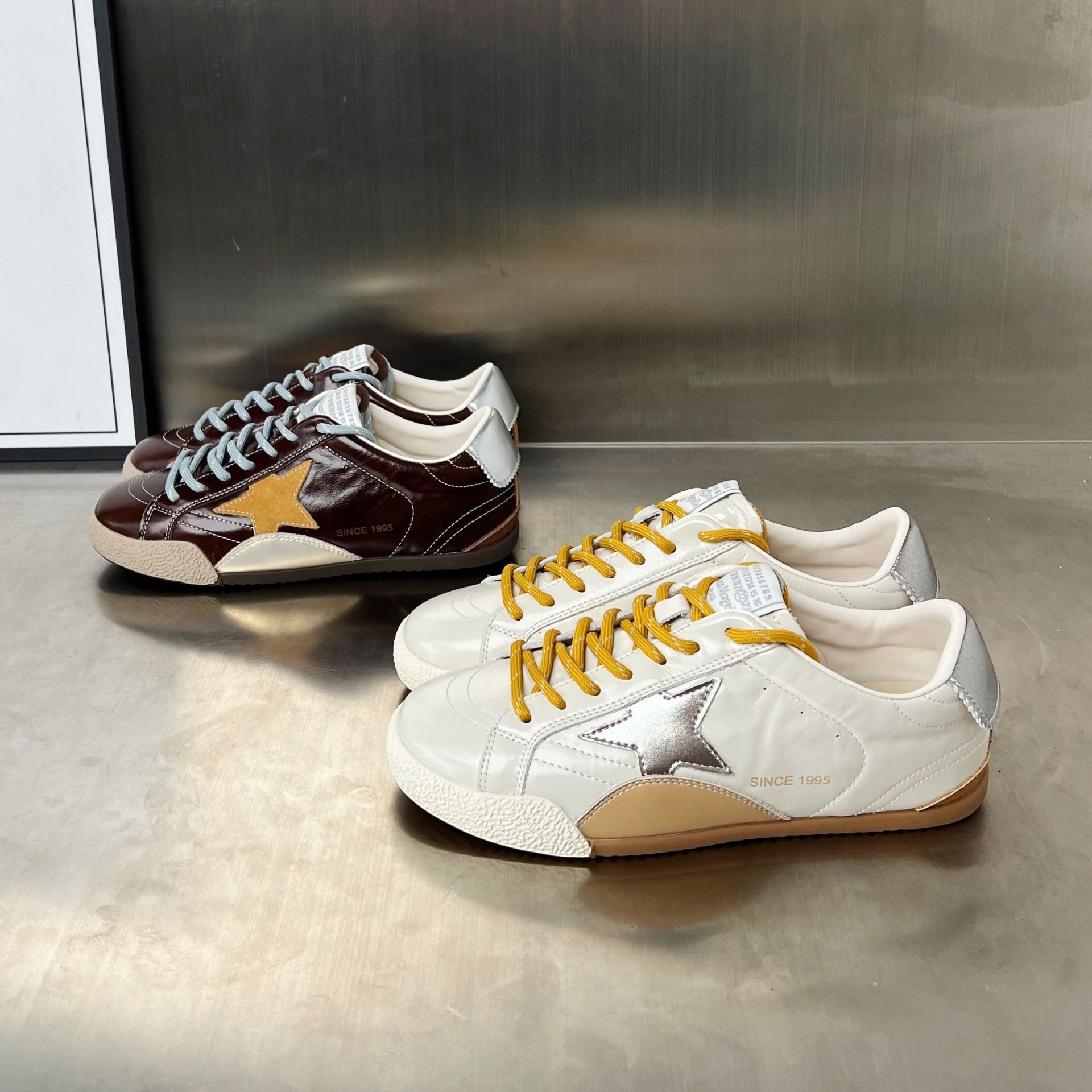 Damen Sneakers im sportlich-eleganten Design mit auffälligem Sternmotiv R&B