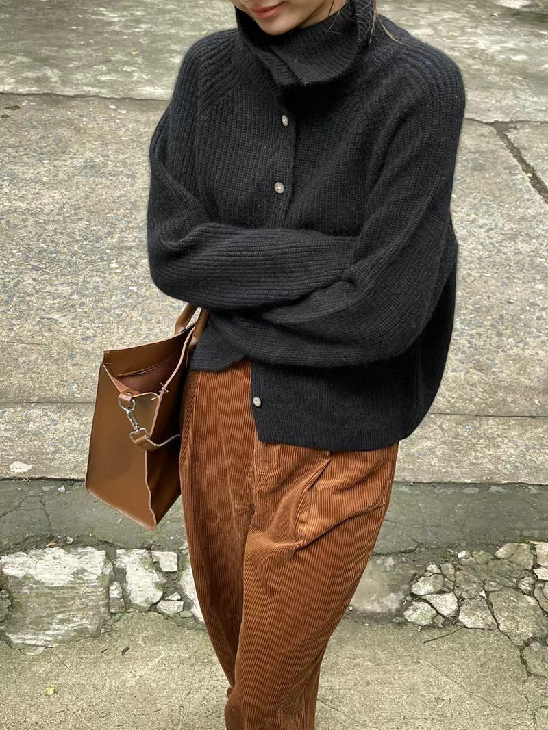 Damen Strickjacke mit hohem Kragen und Knopfverschluss R&B
