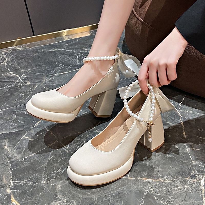 Damen elegante Blockabsatzpumps mit Perlenschmuck und transparentem Riemchen R&B