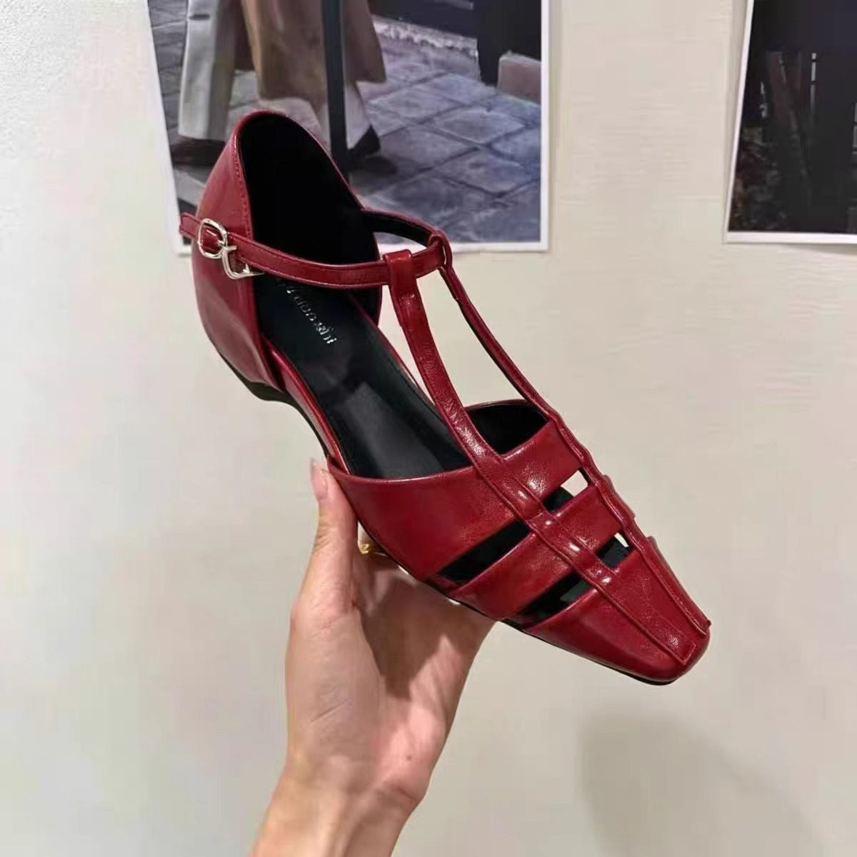 Damen Schlappen mit elegantem T-Riemen-Design und komfortablem Blockabsatz R&B