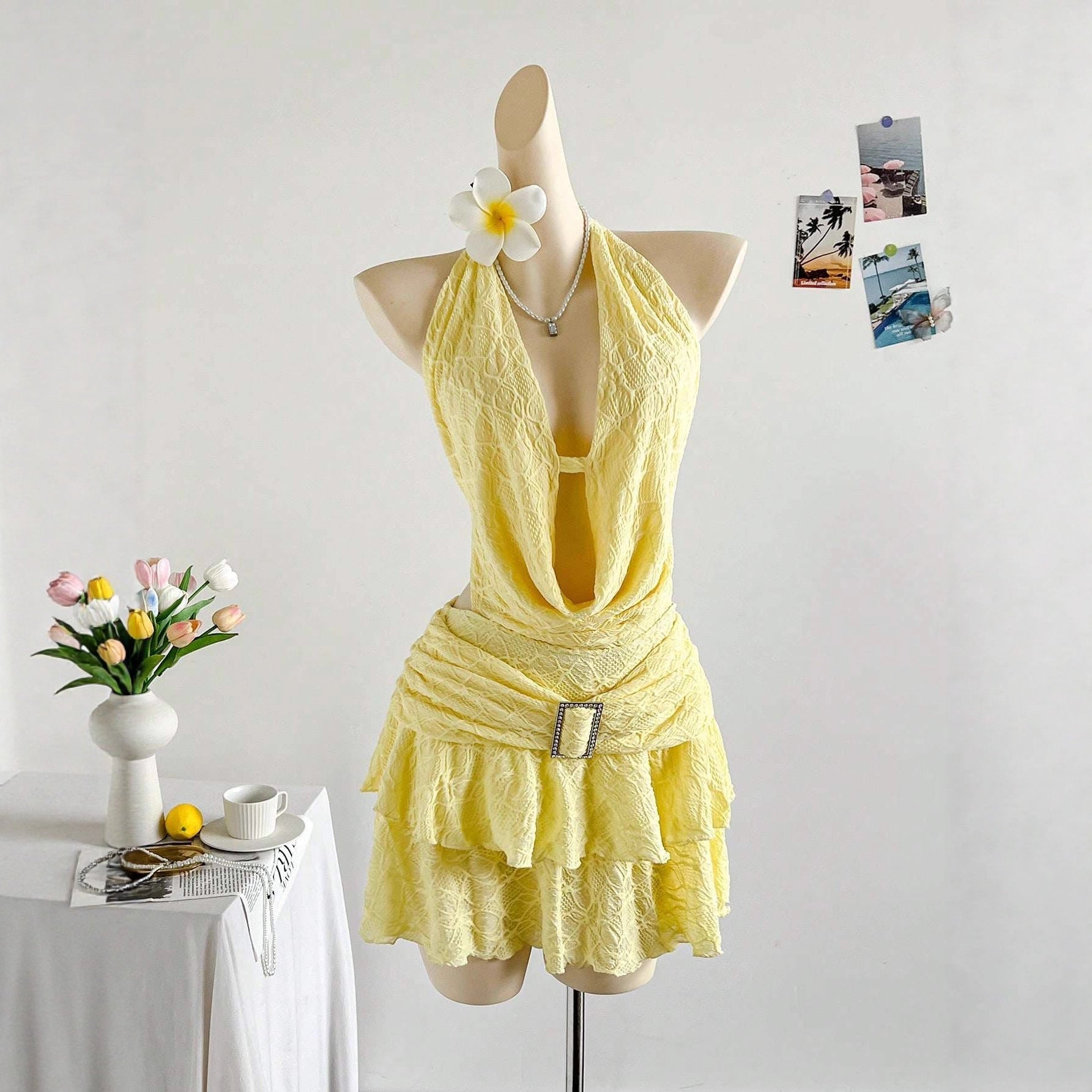 Damen Minikleid mit raffiniertem Wickel-Ausschnitt und dekorativen Rüschen R&B