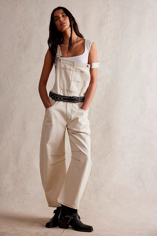 Damen lässige Denim-Latzhose im modernen Schnitt mit verstellbaren Trägern R&B