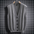 Herren ärmellose Strickjacke mit Zopfmuster und Knopfdetails R&B