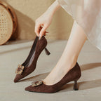 Damen elegante Pumps mit glamourösem Schmuckdetail