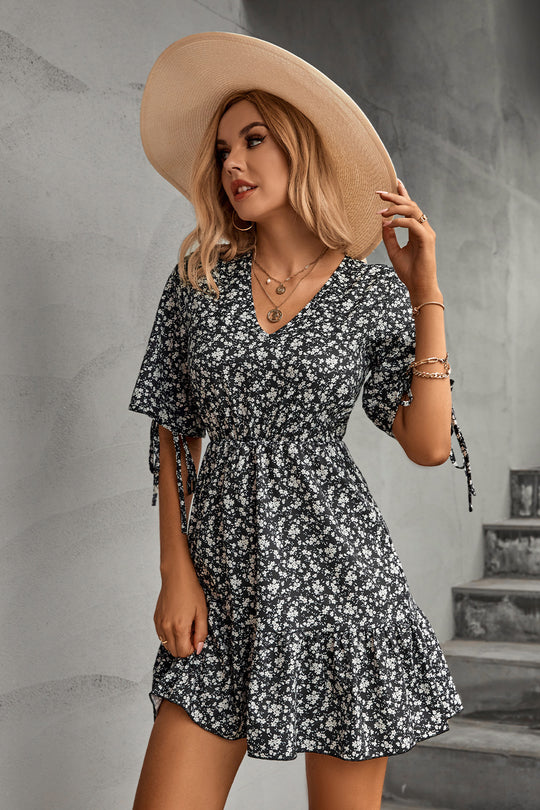 Damen Freizeitkleid mit floralem Design und modischen Knopfdetails R&B